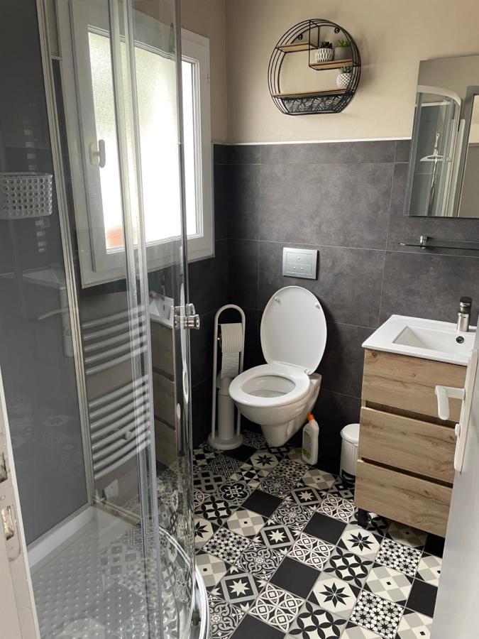 Petite Maison Au Calme, Dans Une Impasse L'Epine  Esterno foto