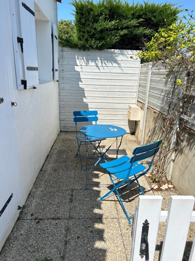 Petite Maison Au Calme, Dans Une Impasse L'Epine  Esterno foto